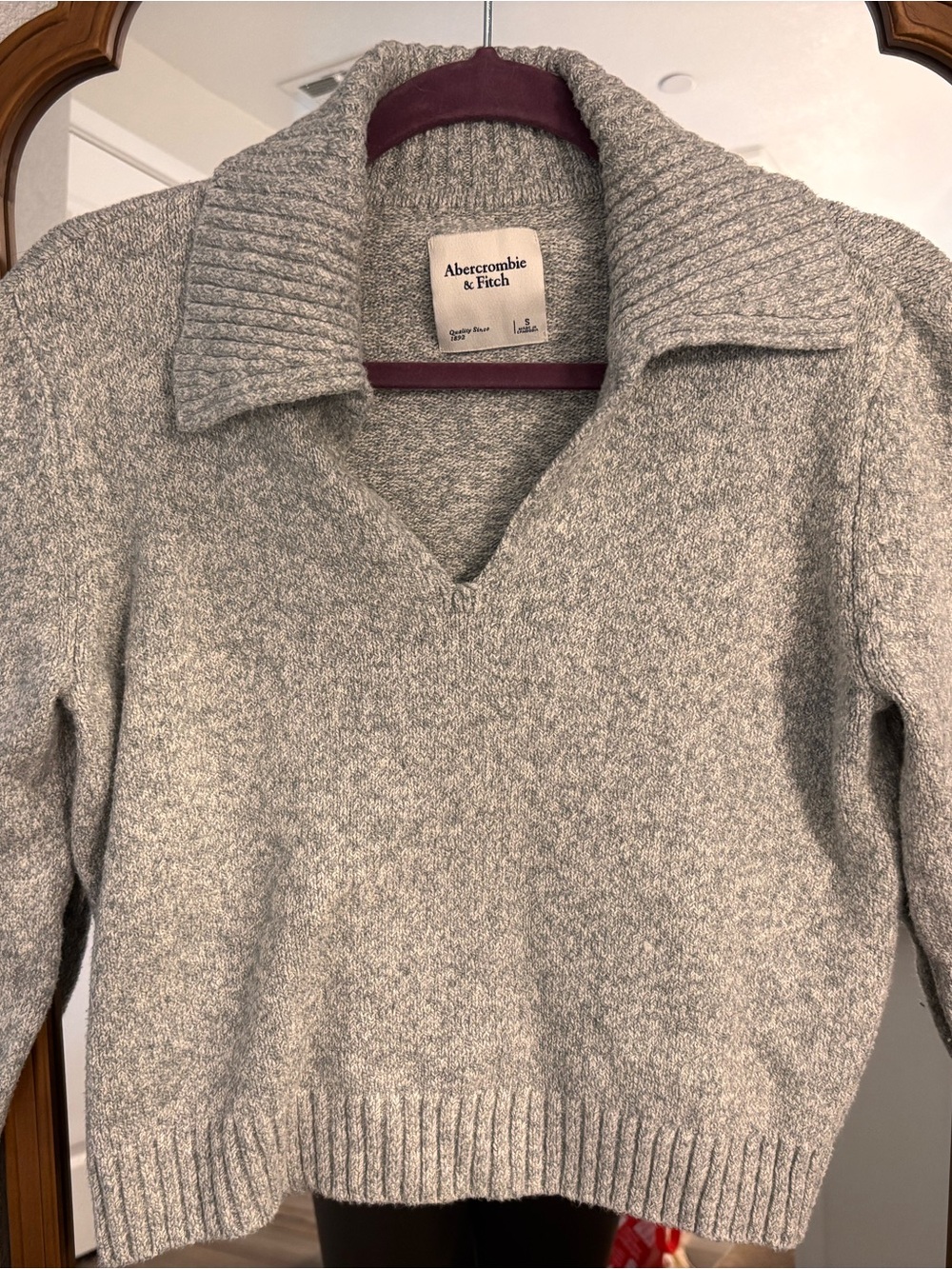 Abercrombie & Fitch Heather Gray V-Neck Collar Sweater